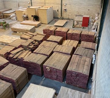 در مرکز خرید فینگر جوینت رستا چوب در تهران از چه چوبی استفاده می شود؟