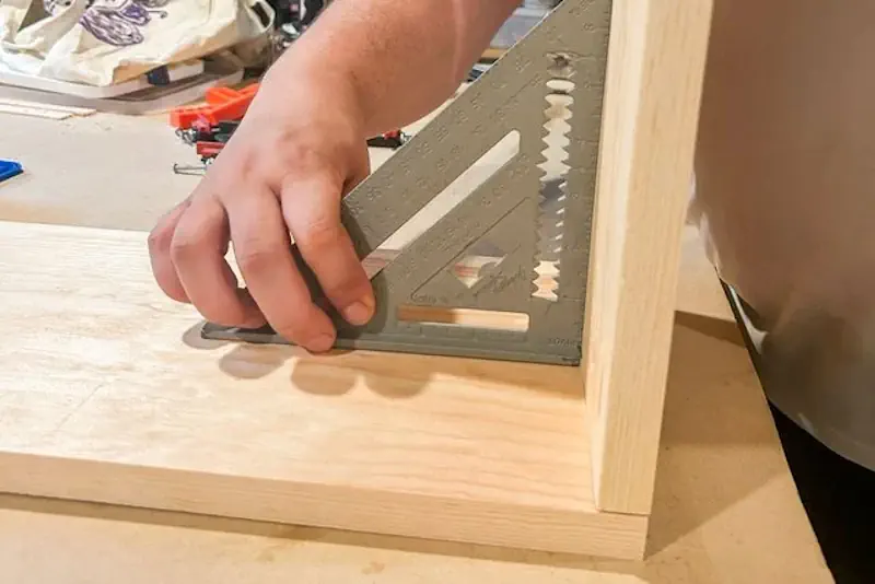 علت تاب برداشتن چوب فینگر جوینت چیست و چگونه این مشکل را رفع کنیم؟ 2 تاب برداشتن چوب فینگر جوینت