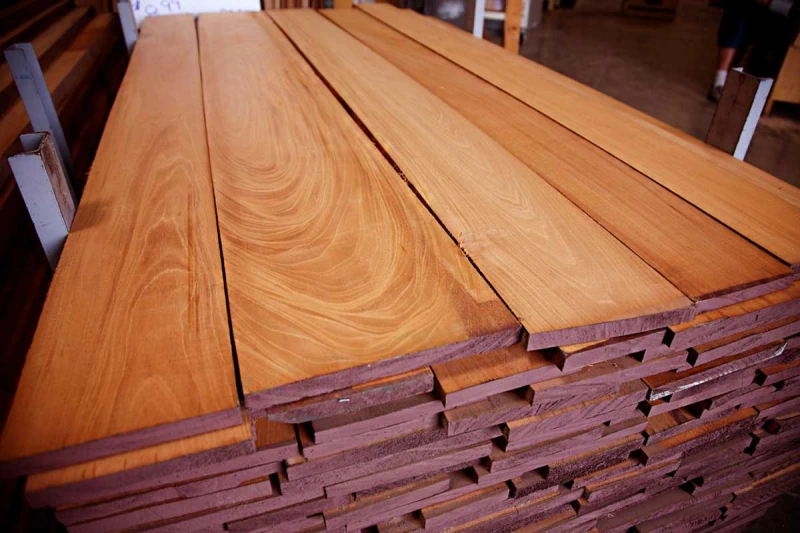 چوب آکاژو چیست و چه کاربردهایی دارد؟ | آشنایی با ویژگیها و استفادههای چوب آکاژو 6 چوب آکاژو